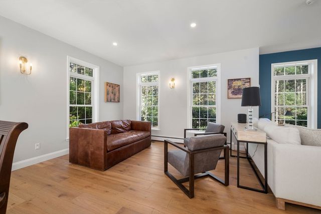 70 Indian Pond Rd, Kingston, MA 02364
