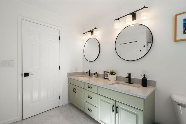 70 Indian Pond Rd, Kingston, MA 02364