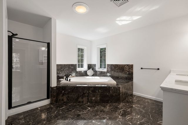 70 Indian Pond Rd, Kingston, MA 02364