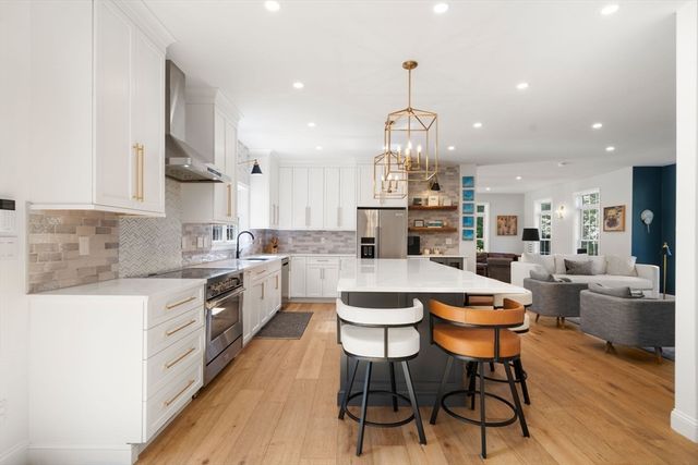 70 Indian Pond Rd, Kingston, MA 02364