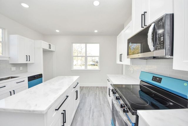 17119 Spindle Oaks Drive, Conroe, TX 77385