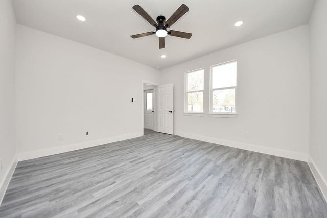 17119 Spindle Oaks Drive, Conroe, TX 77385