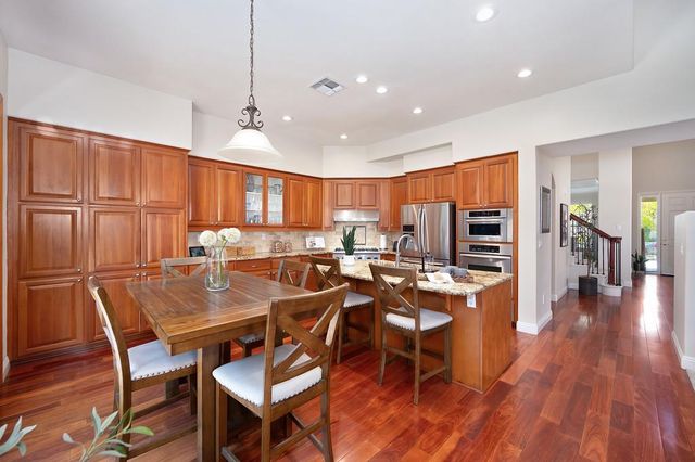 300 Sprig Cir, Folsom, CA 95630