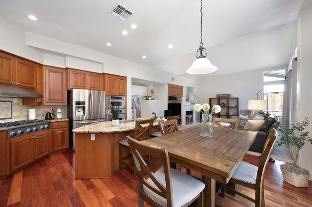 300 Sprig Cir, Folsom, CA 95630