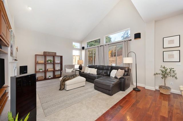 300 Sprig Cir, Folsom, CA 95630