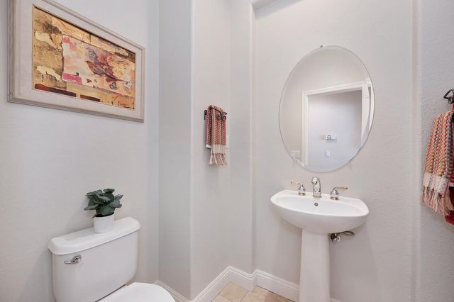 300 Sprig Cir, Folsom, CA 95630