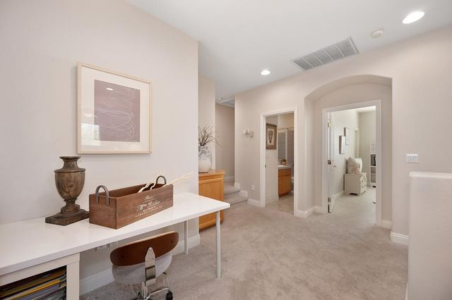 300 Sprig Cir, Folsom, CA 95630