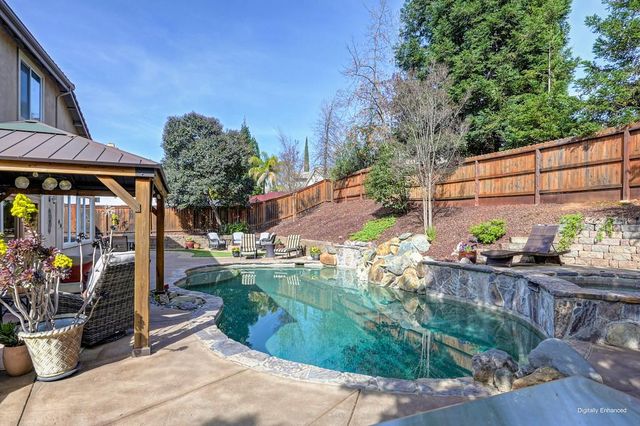 300 Sprig Cir, Folsom, CA 95630