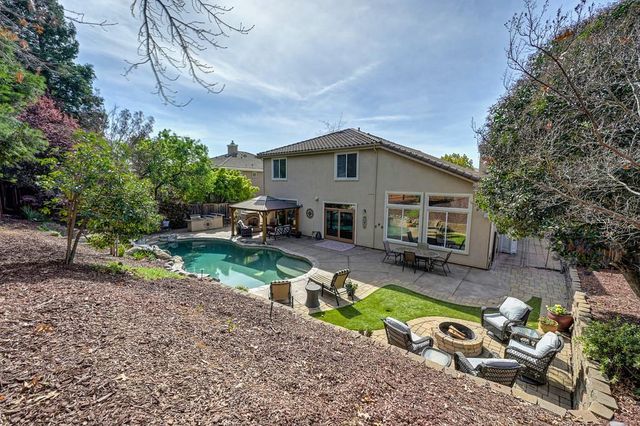 300 Sprig Cir, Folsom, CA 95630