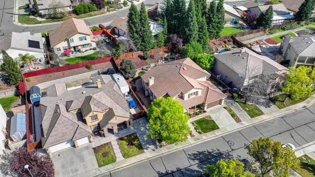 300 Sprig Cir, Folsom, CA 95630