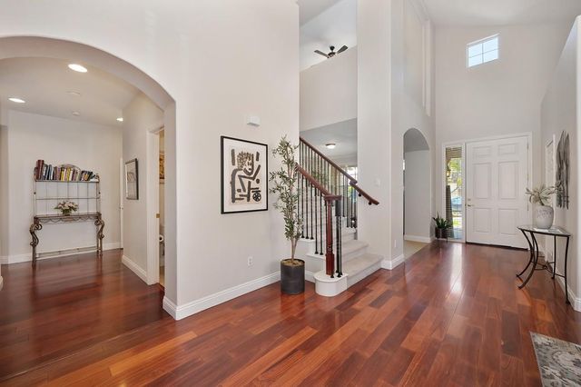 300 Sprig Cir, Folsom, CA 95630