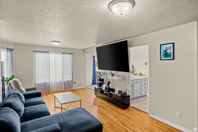 1541 W WESTLANE CT, Provo, UT 84601