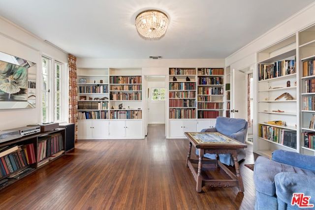 809 N Bedford Drive, Beverly Hills, CA 90210