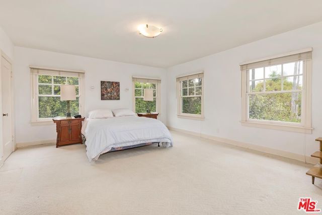 809 N Bedford Drive, Beverly Hills, CA 90210