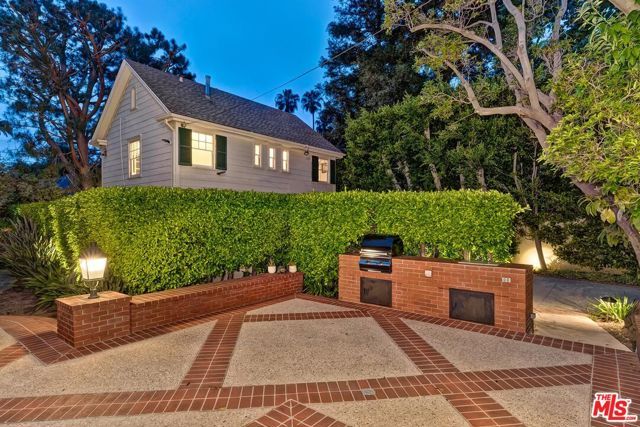 809 N Bedford Drive, Beverly Hills, CA 90210