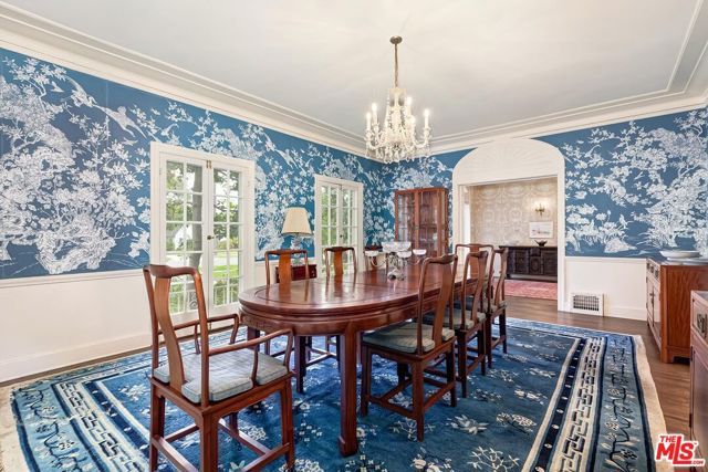 809 N Bedford Drive, Beverly Hills, CA 90210