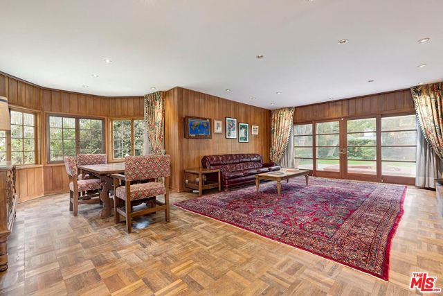 809 N Bedford Drive, Beverly Hills, CA 90210