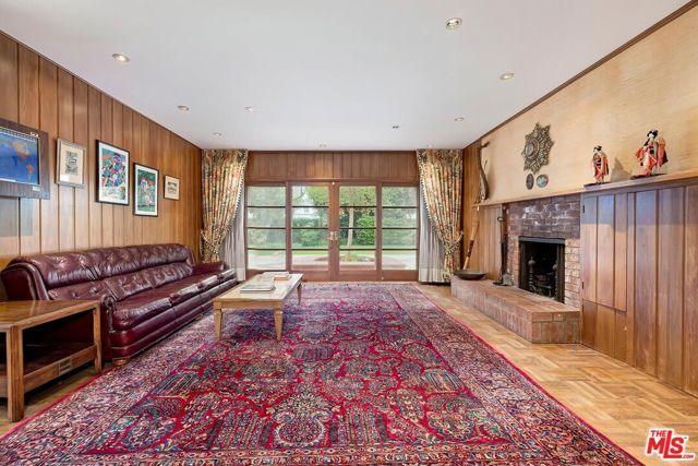 809 N Bedford Drive, Beverly Hills, CA 90210