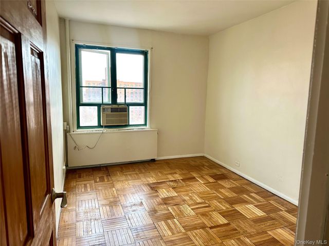20 Metropolitan Oval 11A, Bronx, NY 10462