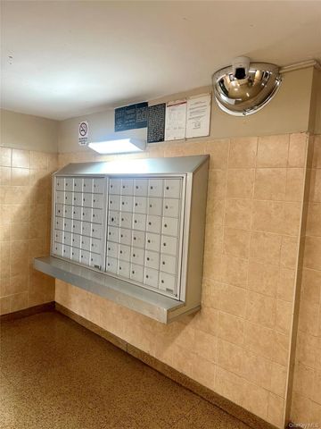 20 Metropolitan Oval 11A, Bronx, NY 10462