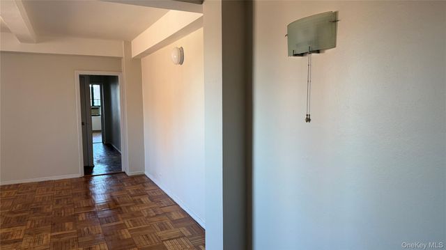 20 Metropolitan Oval 11A, Bronx, NY 10462