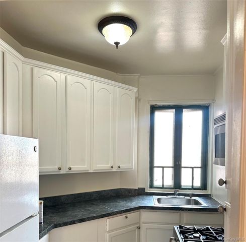 20 Metropolitan Oval 11A, Bronx, NY 10462