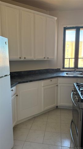 20 Metropolitan Oval 11A, Bronx, NY 10462