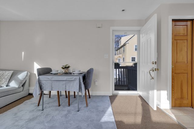 70 Garland St 3, Newton, MA 02459