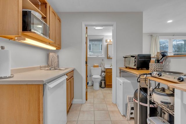 70 Garland St 3, Newton, MA 02459