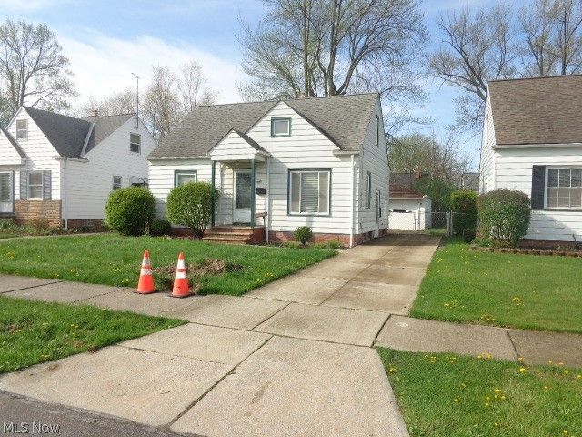 448 E 328th Street, Willowick, OH 44095