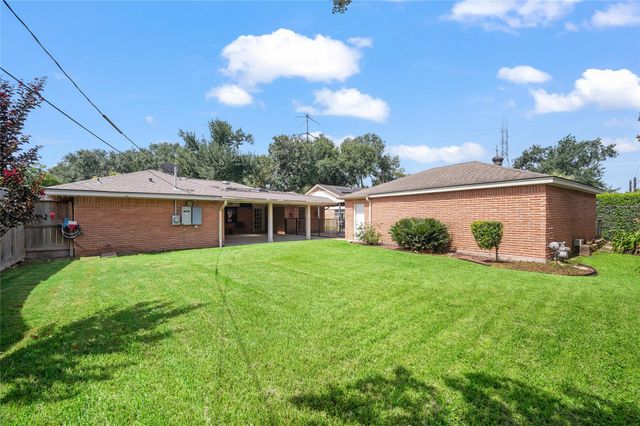 1815 Droxford Drive, Houston, TX 77008