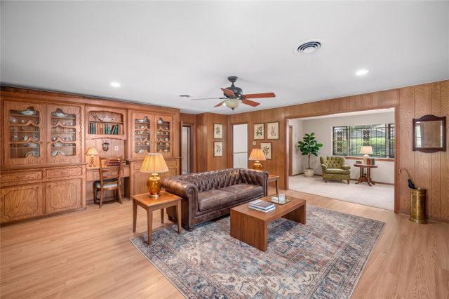 1815 Droxford Drive, Houston, TX 77008