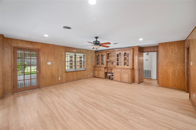 1815 Droxford Drive, Houston, TX 77008