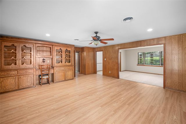 1815 Droxford Drive, Houston, TX 77008