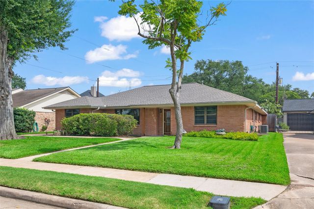 1815 Droxford Drive, Houston, TX 77008