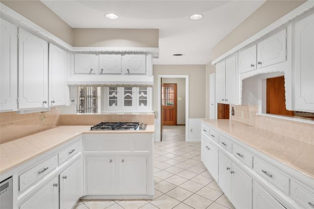 1815 Droxford Drive, Houston, TX 77008