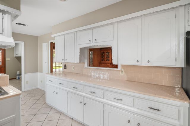 1815 Droxford Drive, Houston, TX 77008
