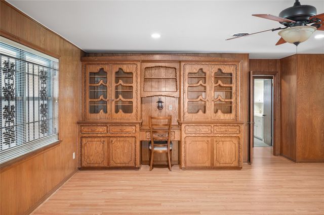 1815 Droxford Drive, Houston, TX 77008