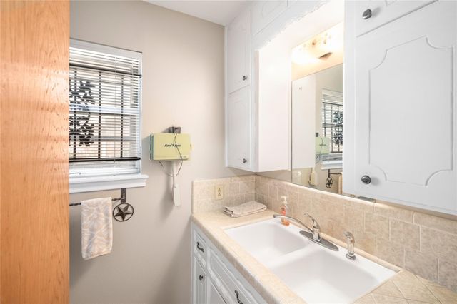 1815 Droxford Drive, Houston, TX 77008