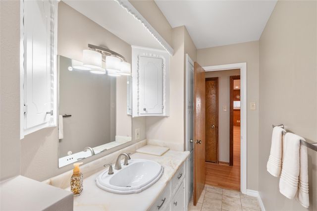 1815 Droxford Drive, Houston, TX 77008