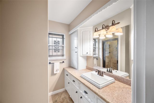 1815 Droxford Drive, Houston, TX 77008