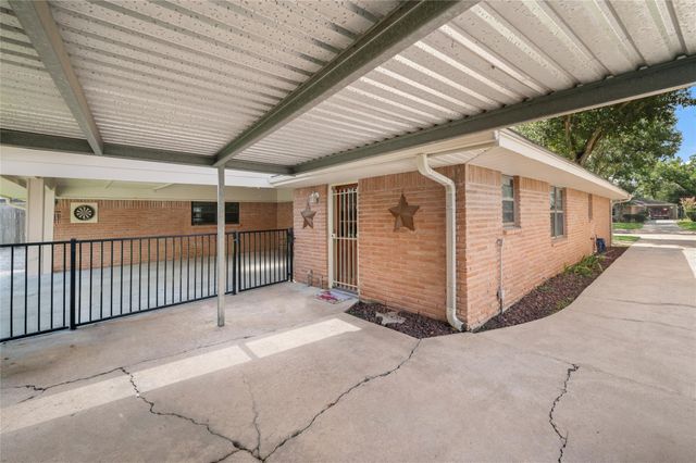 1815 Droxford Drive, Houston, TX 77008