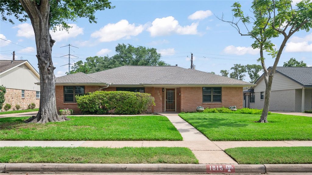 1815 Droxford Drive, Houston, TX 77008