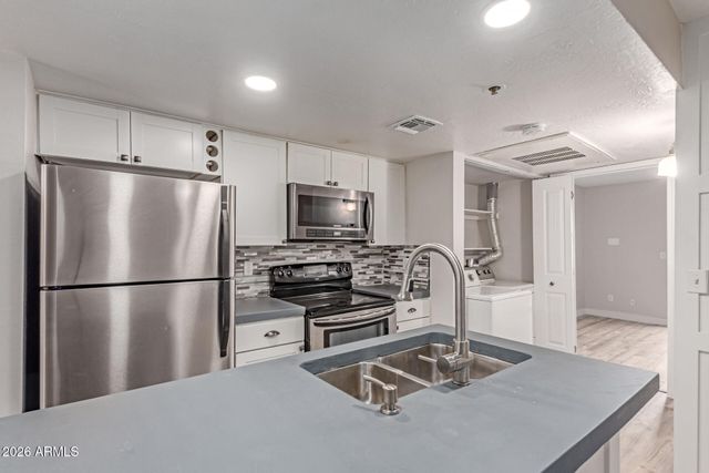 12123 W BELL Road 138, Surprise, AZ 85378