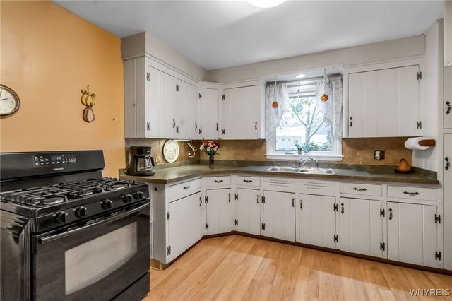 70 Melrose Road, Amherst, NY 14221