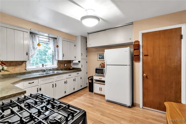 70 Melrose Road, Amherst, NY 14221