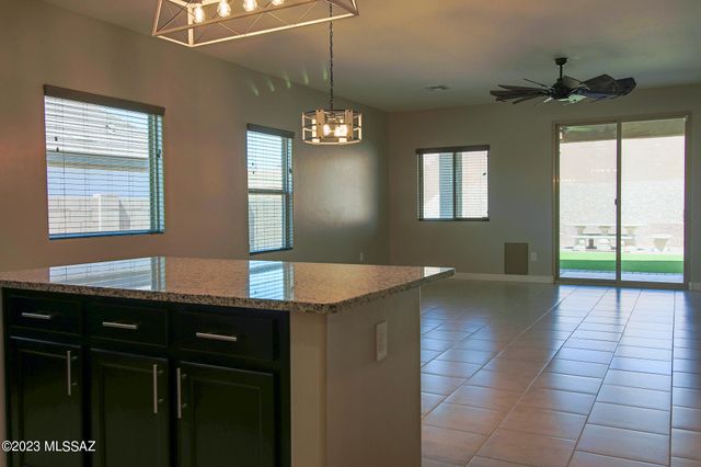 254 W Sg Posey Street, Vail, AZ 85641