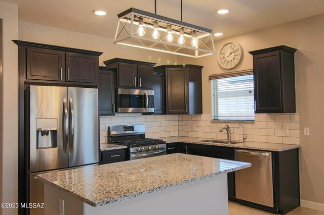 254 W Sg Posey Street, Vail, AZ 85641