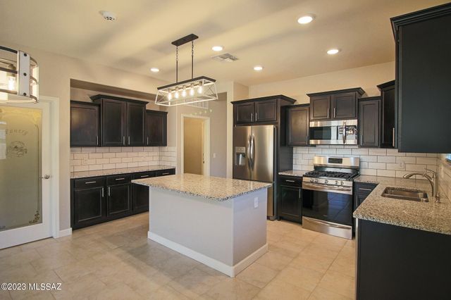 254 W Sg Posey Street, Vail, AZ 85641