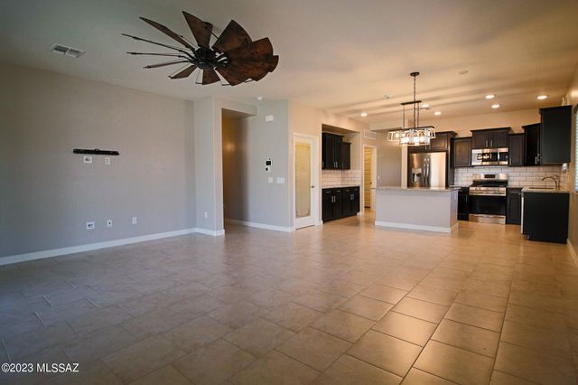 254 W Sg Posey Street, Vail, AZ 85641